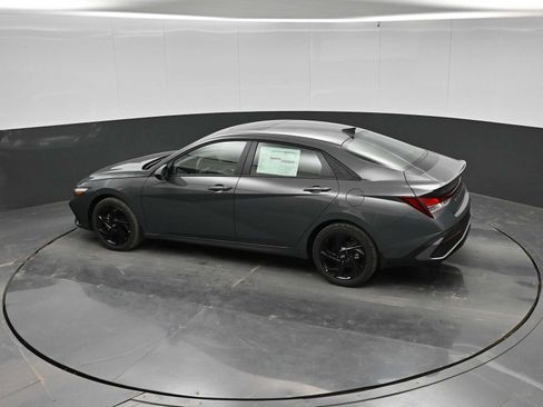 New 2026 Hyundai Elantra SEL Sport FWD image 28