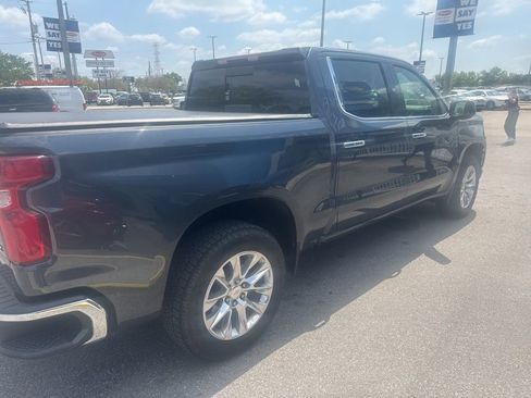 Used 2021 Chevrolet Silverado 1500 LTZ image 3