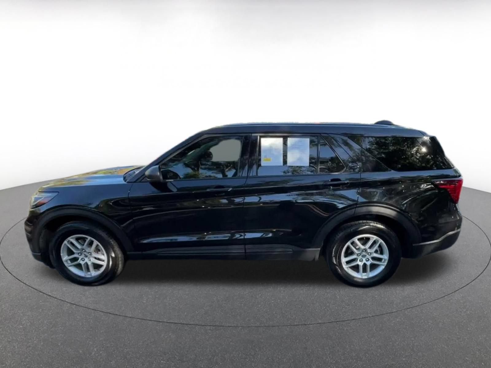 Used 2026 Ford Explorer Active RWD image 8