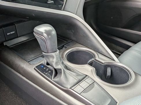 Used 2024 Toyota Camry SE FWD image 23