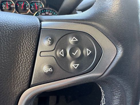 Used 2019 Chevrolet Suburban LS RWD image 19