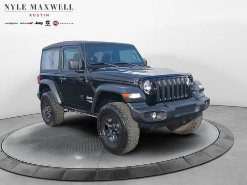 Used 2019 Jeep Wrangler Sport AWD/4WD image 2