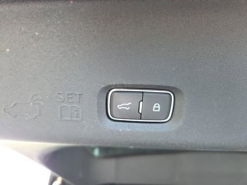 Used 2025 Ford Expedition Platinum w/ Driver's Package image 15