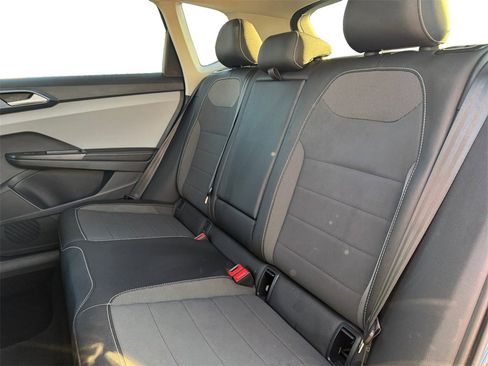 Used 2024 Volkswagen Taos SE image 14