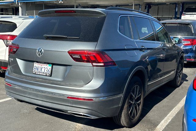 Used 2020 Volkswagen Tiguan SE w/ Panoramic Sunroof Package FWD image 5