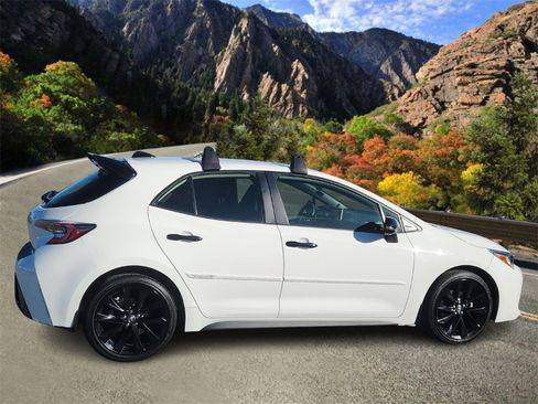 Used 2022 Toyota Corolla SE w/ Carpet Mat Package (TMS) image 2