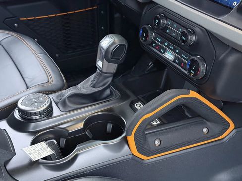 Used 2022 Ford Bronco Badlands image 37