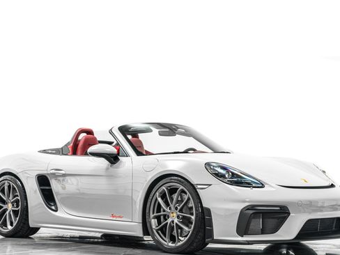 Used 2021 Porsche 718 Boxster Spyder RWD image 35