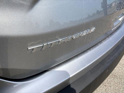 Used 2024 Ford Edge Titanium image 11