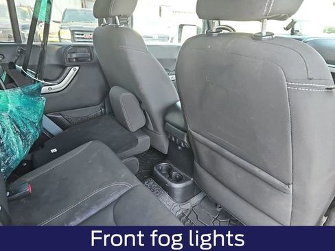 Used 2015 Jeep Wrangler Unlimited Sahara w/ Connectivity Group image 13