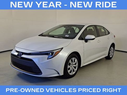 Used 2024 Toyota Corolla LE image 4