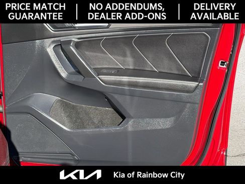 Used 2023 Volkswagen Tiguan SE w/ Panoramic Sunroof Package image 21