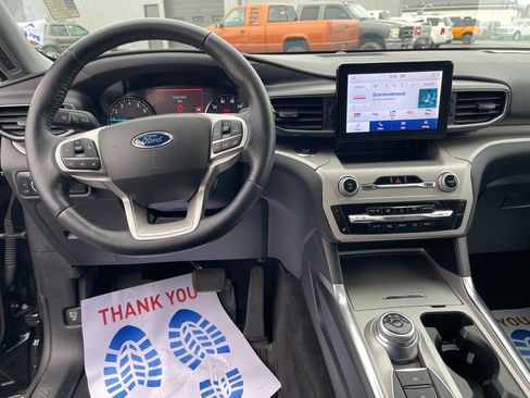 Used 2022 Ford Explorer XLT w/ Equipment Group 202A image 13