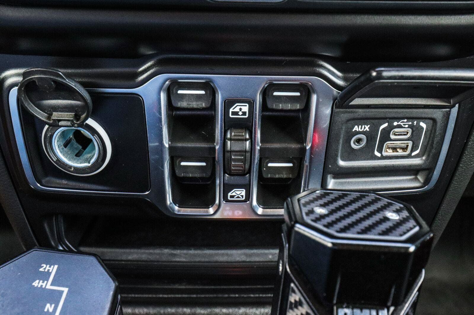 Used 2021 Jeep Gladiator Overland AWD/4WD image 31