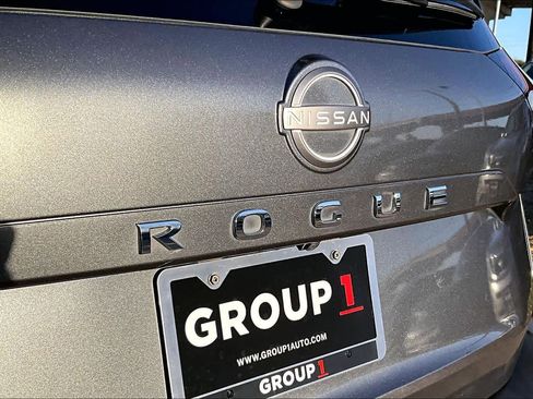 Used 2023 Nissan Rogue S image 28