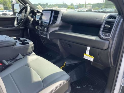 New 2026 RAM 5500 Tradesman w/ Chrome Appearance Group AWD/4WD image 14