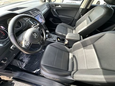 Used 2019 Volkswagen Tiguan SE image 22