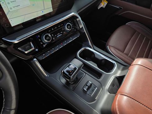 Used 2025 GMC Sierra 1500 Denali Ultimate image 19