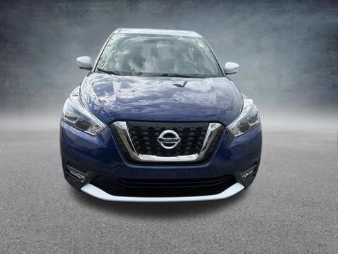 Used 2018 Nissan Kicks SR FWD image 3