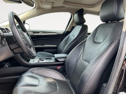 Used 2019 Ford Fusion Titanium FWD image 10