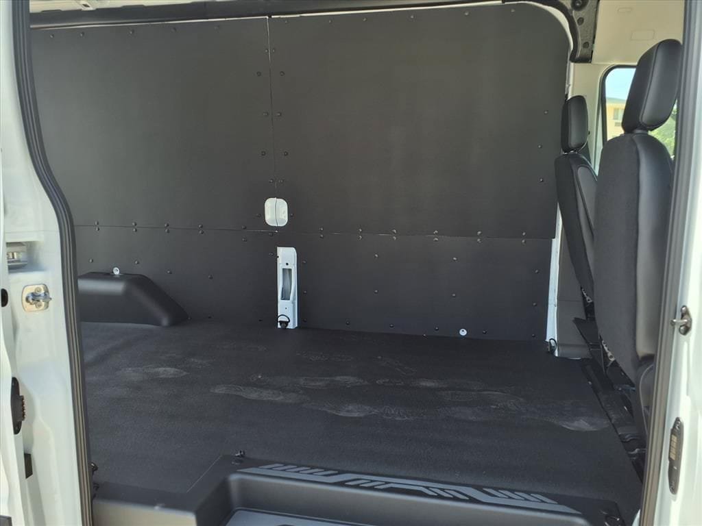 New 2026 Ford Transit 250 148 Medium Roof w/ Load Area Protection Package RWD image 20