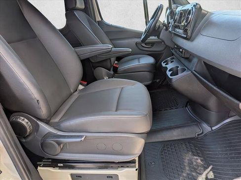 Used 2023 Mercedes-Benz Sprinter 2500 image 17