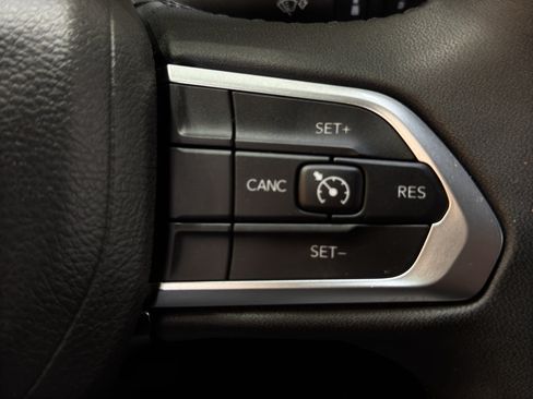 Used 2024 Jeep Compass Latitude AWD/4WD image 27
