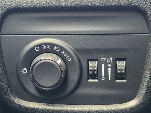 Used 2025 Jeep Grand Cherokee L Laredo image 20