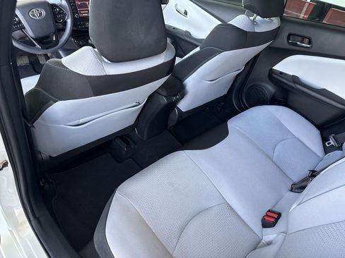 Used 2020 Toyota Prius LE w/ Carpet Mat Package AWD/4WD image 12