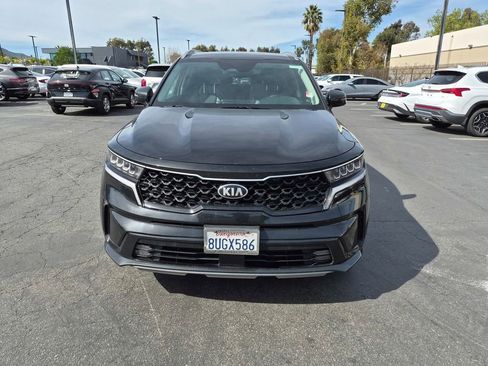 Used 2021 Kia Sorento EX image 2