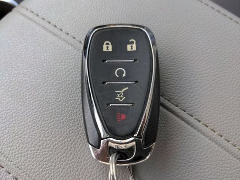 Used 2019 Chevrolet Traverse LT FWD image 29
