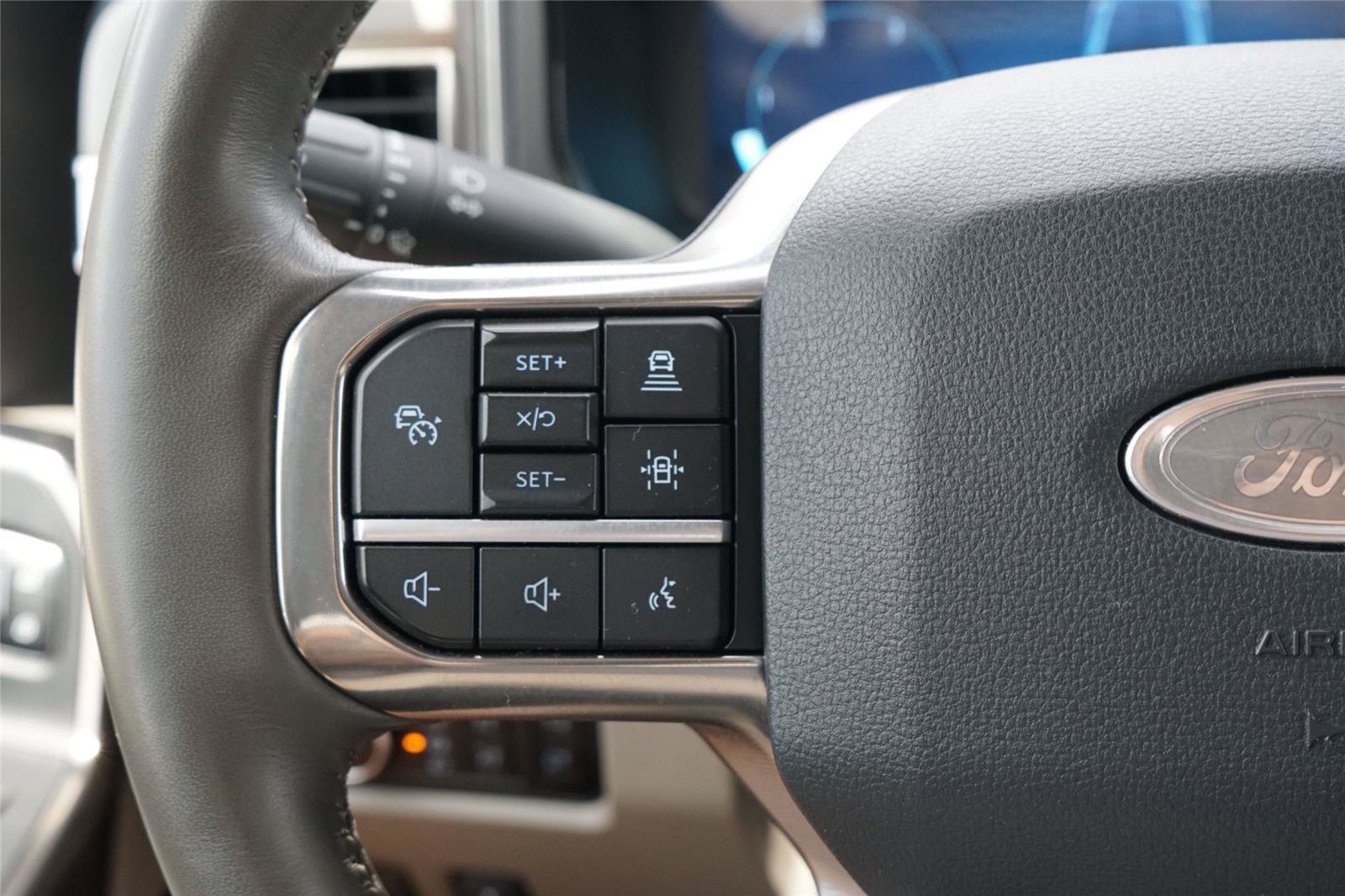 Used 2025 Ford F450 Platinum w/ Platinum Plus Package AWD/4WD image 17