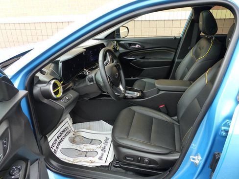 Used 2025 Chevrolet Trax ACTIV w/ Sunroof Package FWD image 20