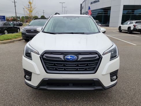 Used 2023 Subaru Forester Limited image 8