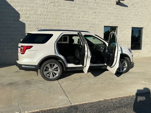 Used 2018 Ford Explorer Limited AWD/4WD image 13