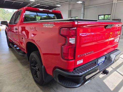 Used 2022 Chevrolet Silverado 1500 LT Trail Boss w/ Bed Protection Package AWD/4WD image 6