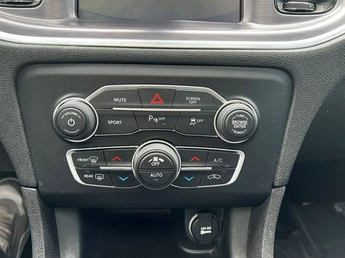 Used 2017 Dodge Charger R/T w/ Plus Group RWD image 24