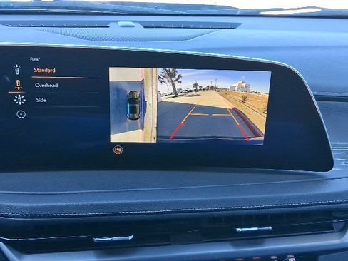 Used 2025 Cadillac XT4 Premium Luxury AWD/4WD image 16
