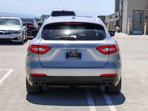 Used 2017 Maserati Levante S AWD/4WD image 5