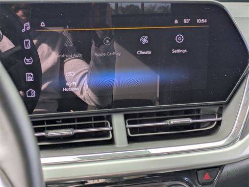 Used 2025 Chevrolet Trax LT w/ LT Convenience Package image 21