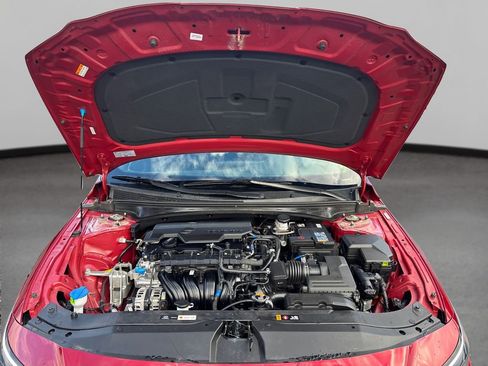 Certified 2025 Hyundai Elantra Sport image 13