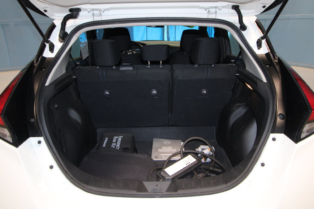 Used 2025 Nissan Leaf S FWD image 34