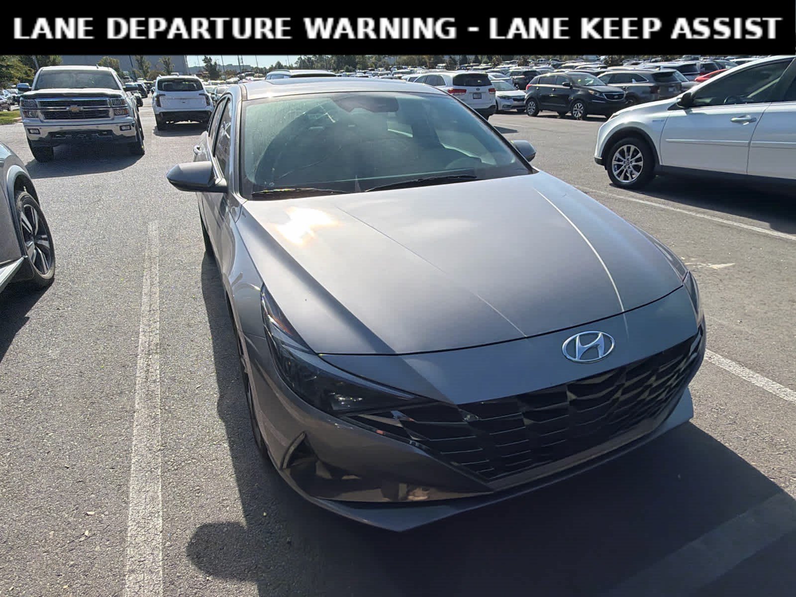 Used 2023 Hyundai Elantra Limited FWD image 3