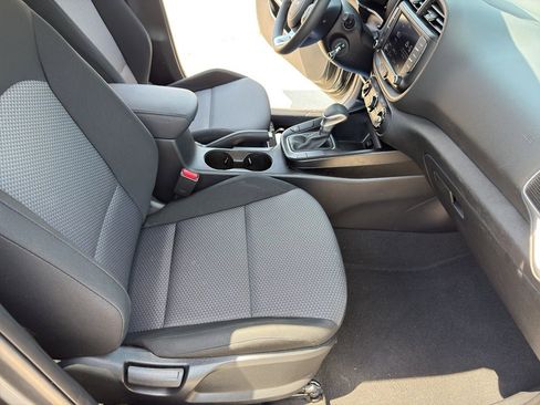 Used 2025 Kia Soul LX w/ LX Technology Package FWD image 26