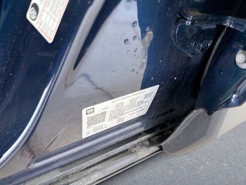 Used 2023 Chevrolet Traverse LT image 10