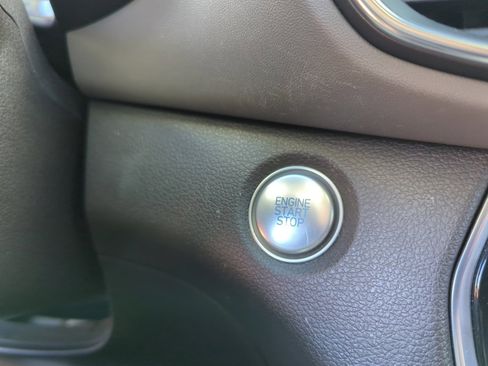 Used 2020 Hyundai Santa Fe Limited image 33