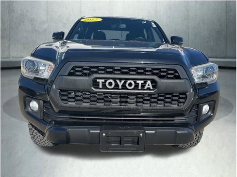 Used 2017 Toyota Tacoma TRD Off-Road w/ Tow Package (A/T) image 11