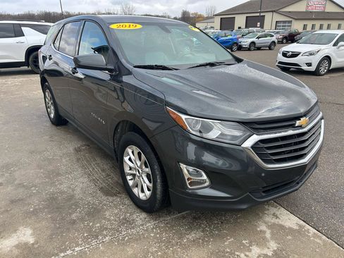 Used 2019 Chevrolet Equinox LT image 3