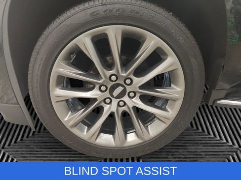 Used 2020 Cadillac Escalade Premium Luxury w/ Escalade Sport Edition image 20