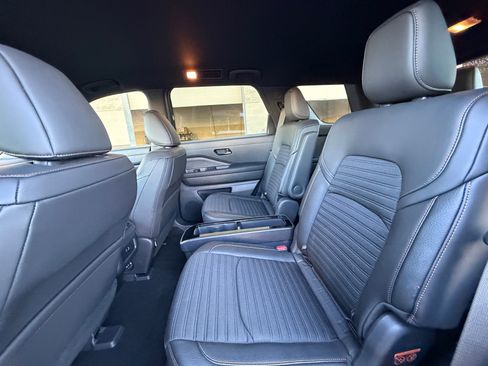 Used 2024 Nissan Pathfinder Rock Creek image 17